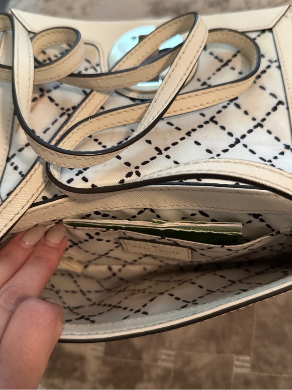 kate spade cream crossbody with gold circular turn-lock - Picture 2 of 2